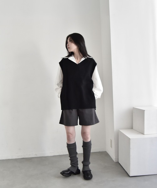 Y/lim（イリム）の「ビッグサイズ脇スリットニットベスト（ベスト・レディース・ブラック/ベージュ/ブラウン/グレー/ライトグレー・FREE）」の13枚目の写真