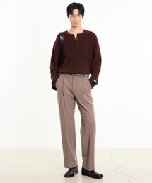 TNGT（ティーエヌジーティー）の「Essential Semi-Wide Fit Pants (Dusty Beige) TNPA6E101I3（その他パンツ）」