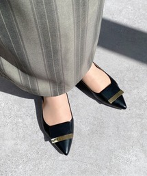 MAMIAN | ポインテッドトゥ プレートバックル付き フラットパンプス(パンプス)