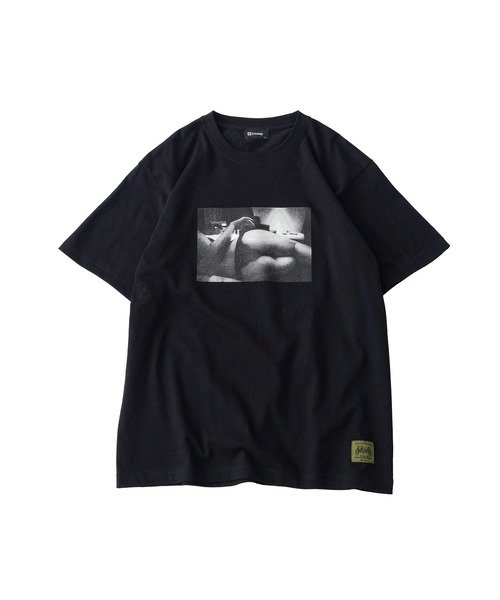 Subciety(サブサエティ)の「intimate room tee(Tシャツ/カットソー・メンズ・ブラック×ブルー/ブラック/ホワイト×レッド/ホワイト・SMALL/MEDIUM/LARGE/X-LARGE/XX-LARGE)」の11枚目の写真