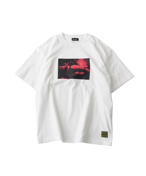 Subciety(サブサエティ)の「intimate room tee(Tシャツ/カットソー・メンズ・ブラック×ブルー/ブラック/ホワイト×レッド/ホワイト・SMALL/MEDIUM/LARGE/X-LARGE/XX-LARGE)」の10枚目の写真