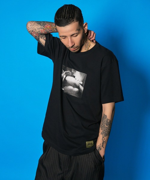 Subciety(サブサエティ)の「intimate room tee(Tシャツ/カットソー・メンズ・ブラック×ブルー/ブラック/ホワイト×レッド/ホワイト・SMALL/MEDIUM/LARGE/X-LARGE/XX-LARGE)」の19枚目の写真