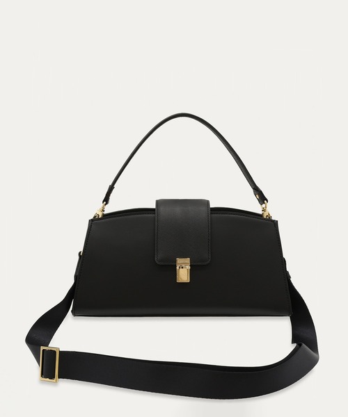 CULLNI(クルニ)の「Flap Trapezoid Leather Bag(ショルダーバッグ・メンズ・オフホワイト/ブラック/バーガンディー/ブラック系・ONESIZE)」の2枚目の写真
