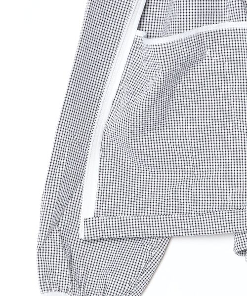 GUESS JEANS（ゲスジーンズ）の「GUESS JEANS Packable Jacket ジャケット（ブルゾン・レディース・ホワイト×ブラック/ライトブルー・MEDIUM/X-SMALL/SMALL）」の11枚目の写真