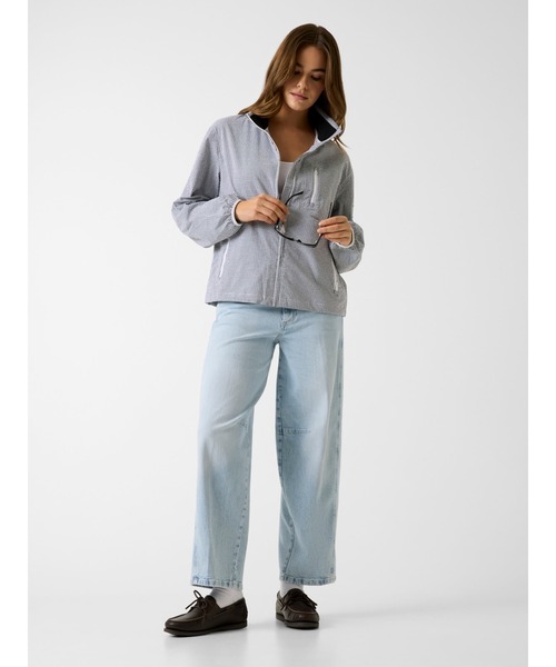 GUESS JEANS（ゲスジーンズ）の「GUESS JEANS Packable Jacket ジャケット（ブルゾン・レディース・ホワイト×ブラック/ライトブルー・MEDIUM/X-SMALL/SMALL）」の5枚目の写真