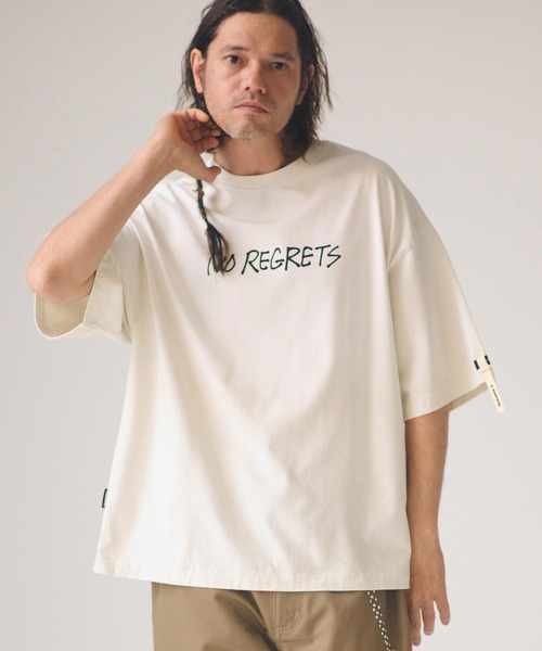 ADAM PATEK(アダムパテック)の「ADAMPATEK/gallagher agingT/プリント、刺繍入りエイジング加工Tシャツ(Tシャツ/カットソー・メンズ・グリーン/ブラック/ホワイト/ピンク・1/2)」の1枚目の写真
