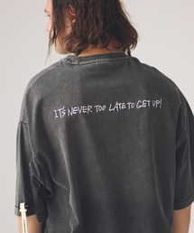 ADAMPATEK/gallagher agingT/プリント、刺繍入りエイジング加工Tシャツ