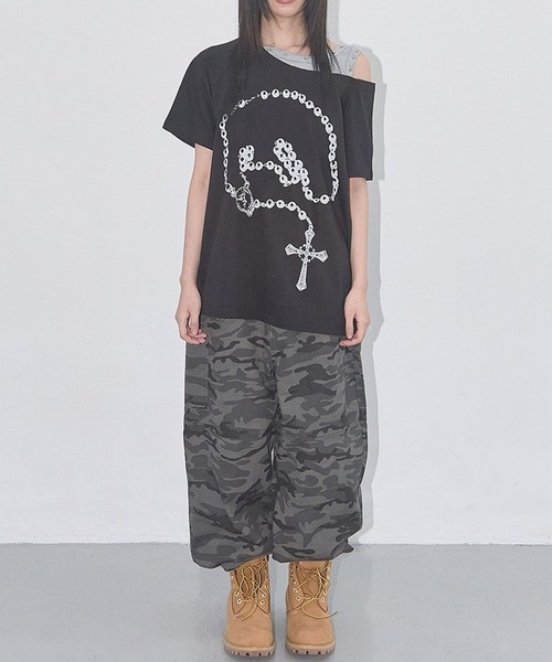FANCY CLUB(ファンシークラブ)の「FANCY CLUB/ROSARYレイヤードT(Tシャツ/カットソー・レディース・ブラック・FREE)」の3枚目の写真