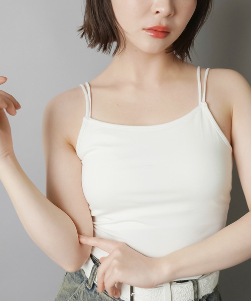 SPINNS(スピンズ)の「カップ付きキャミソール/2ストラップ(キャミソール・レディース・ブラック/オフホワイト・ONESIZE)」の9枚目の写真