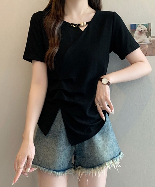 2ly2(トゥーリートゥー)の「パール風デザイン アシンメトリートップス(Tシャツ/カットソー・レディース・ブルー/ブラック/ホワイト/イエロー・FREE)」の3枚目の写真