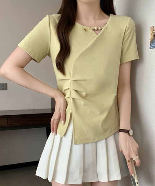 2ly2(トゥーリートゥー)の「パール風デザイン アシンメトリートップス(Tシャツ/カットソー・レディース・ブルー/ブラック/ホワイト/イエロー・FREE)」の12枚目の写真