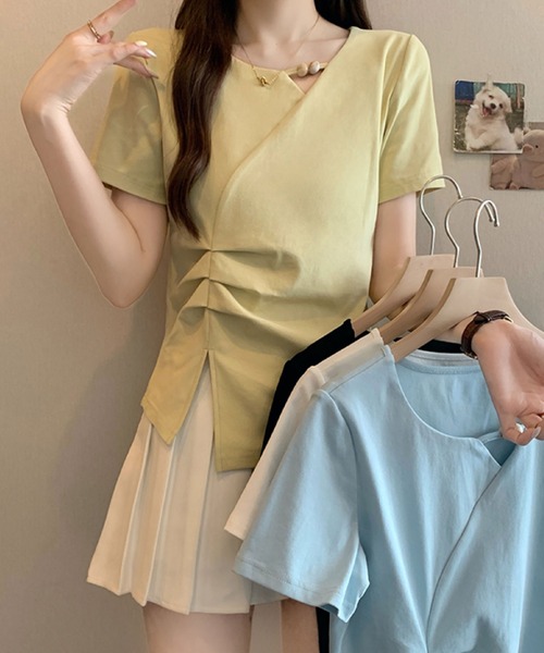 2ly2(トゥーリートゥー)の「パール風デザイン アシンメトリートップス(Tシャツ/カットソー・レディース・ブルー/ブラック/ホワイト/イエロー・FREE)」の6枚目の写真