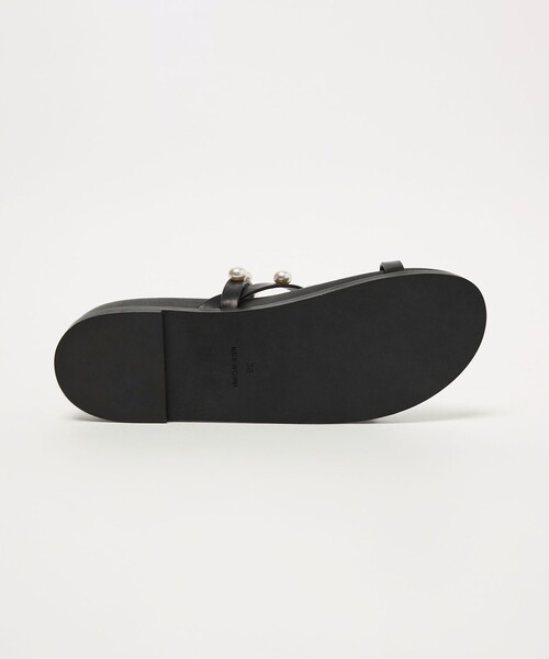 UNITED ARROWS(ユナイテッドアローズ)の「イミテーションパール トングサンダル(サンダル・レディース・ブラック/ベージュ・35/36/37/38)」の13枚目の写真