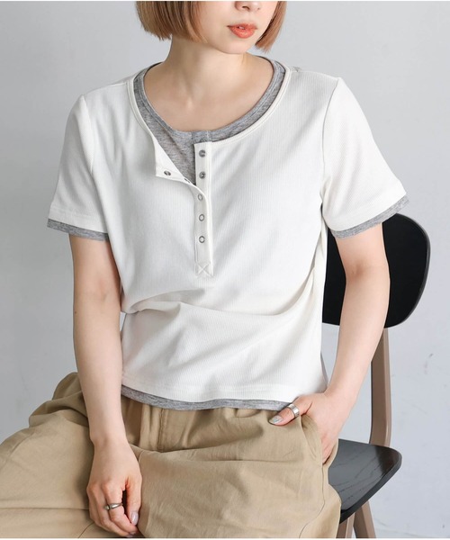 tiptop（ティップトップ）の「[新色追加]配色シアー×ヘンリーネックレイヤードT（Tシャツ/カットソー・レディース・ブラック/オフホワイト/チャコールグレー/ブラウン/グレー系その他・FREE）」の2枚目の写真