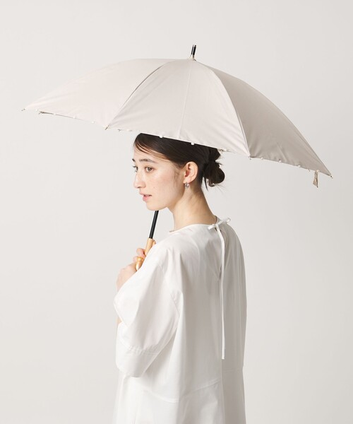 UNITED ARROWS（ユナイテッドアローズ）の「無地×淡水パール 晴雨兼用 長傘（長傘・レディース・ブラック/ベージュ・FREE）」の2枚目の写真