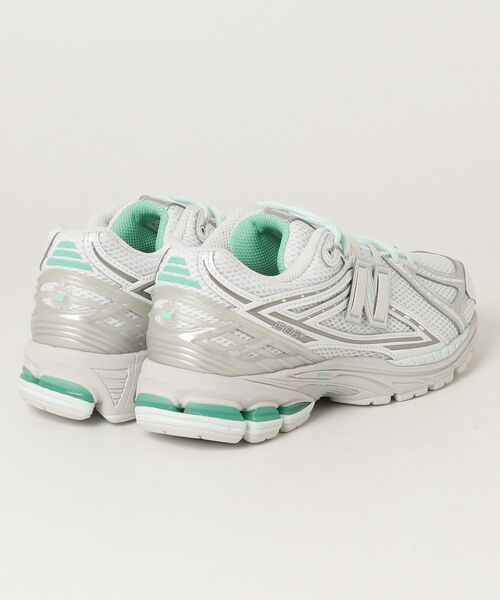 NEW BALANCE（ニューバランス）の「1906R（スニーカー・メンズ・ホワイト×シルバー/シルバー・27.5cm/27.0cm/26.5cm/26.0cm/25.5cm/25.0cm/24.5cm/24.0cm/23.5cm/23.0cm/22.5cm/22.0cm/30.0cm/29.0cm/28.5cm/28.0cm）」の9枚目の写真