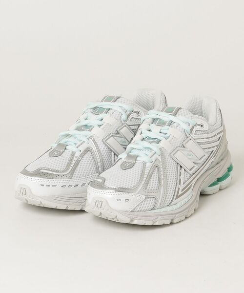 NEW BALANCE（ニューバランス）の「1906R（スニーカー・メンズ・ホワイト×シルバー/シルバー・27.5cm/27.0cm/26.5cm/26.0cm/25.5cm/25.0cm/24.5cm/24.0cm/23.5cm/23.0cm/22.5cm/22.0cm/30.0cm/29.0cm/28.5cm/28.0cm）」の11枚目の写真