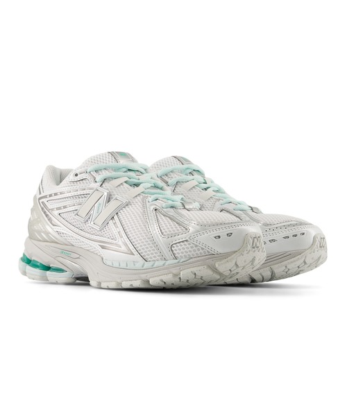 NEW BALANCE（ニューバランス）の「1906R（スニーカー・メンズ・ホワイト×シルバー/シルバー・27.5cm/27.0cm/26.5cm/26.0cm/25.5cm/25.0cm/24.5cm/24.0cm/23.5cm/23.0cm/22.5cm/22.0cm/30.0cm/29.0cm/28.5cm/28.0cm）」の7枚目の写真
