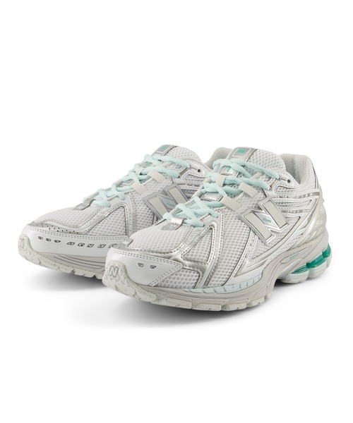 NEW BALANCE（ニューバランス）の「1906R（スニーカー・メンズ・ホワイト×シルバー/シルバー・27.5cm/27.0cm/26.5cm/26.0cm/25.5cm/25.0cm/24.5cm/24.0cm/23.5cm/23.0cm/22.5cm/22.0cm/30.0cm/29.0cm/28.5cm/28.0cm）」の8枚目の写真