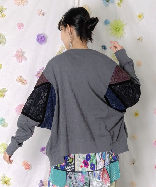 ScoLar（スカラー）の「162633：配色花レース×ローズジャガードカーディガン（カーディガン/ボレロ・レディース・オフホワイト/チャコールグレー・M）」の6枚目の写真