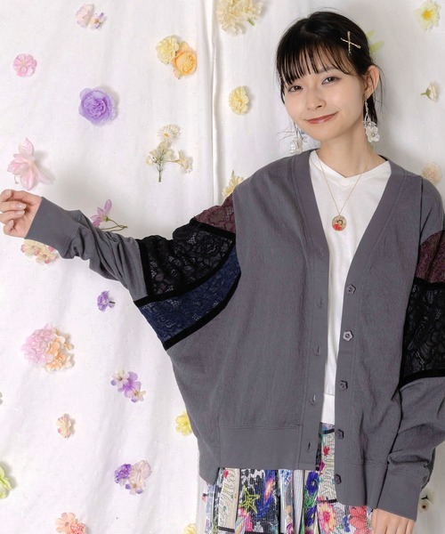 ScoLar（スカラー）の「162633：配色花レース×ローズジャガードカーディガン（カーディガン/ボレロ・レディース・オフホワイト/チャコールグレー・M）」の8枚目の写真