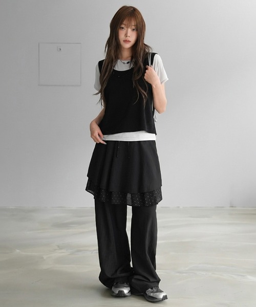 HEILIS(ヘイリス)の「レイヤード風半袖Tシャツ / 半袖 カットソー トップス 韓国 ブラック レッド 赤T レイヤード風 オーバーサイズ メンズライク 重ね着 シンプル 無地 カジュアル 春服 夏服(Tシャツ/カットソー・レディース・レッド/ブラック・FREE)」の5枚目の写真