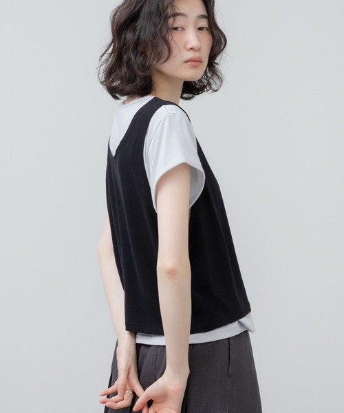 HEILIS(ヘイリス)の「レイヤード風半袖Tシャツ / 半袖 カットソー トップス 韓国 ブラック レッド 赤T レイヤード風 オーバーサイズ メンズライク 重ね着 シンプル 無地 カジュアル 春服 夏服(Tシャツ/カットソー・レディース・レッド/ブラック・FREE)」の8枚目の写真