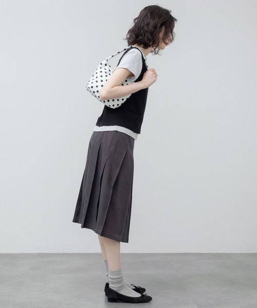 HEILIS(ヘイリス)の「レイヤード風半袖Tシャツ / 半袖 カットソー トップス 韓国 ブラック レッド 赤T レイヤード風 オーバーサイズ メンズライク 重ね着 シンプル 無地 カジュアル 春服 夏服(Tシャツ/カットソー・レディース・レッド/ブラック・FREE)」の12枚目の写真