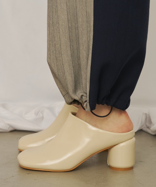 AIC.(エーアイシー)の「ラウンドソールサボ(パンプス・レディース・アイボリー/ブラウン/ブラック・SMALL/LARGE/MEDIUM)」の2枚目の写真