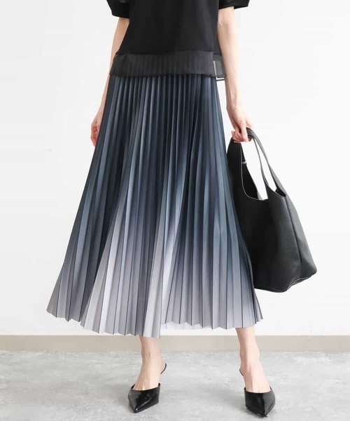 MK MICHEL KLEIN（エムケーミッシェルクラン）の「[洗える]グラデーションデザインニットプリーツスカート（スカート・レディース・ターコイズブルー/ブルー/ブラック・38）」の5枚目の写真
