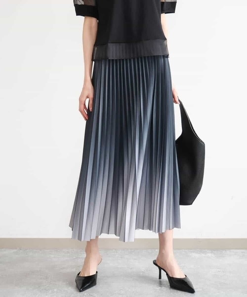 MK MICHEL KLEIN（エムケーミッシェルクラン）の「[洗える]グラデーションデザインニットプリーツスカート（スカート・レディース・ターコイズブルー/ブルー/ブラック・38）」の6枚目の写真