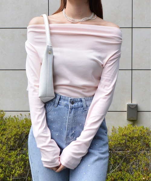 &soiree(アンドソワレ)の「オフショルピンクトップス(Tシャツ/カットソー・レディース・ピンク・FREE)」の3枚目の写真