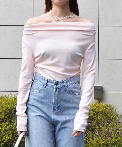 &soiree(アンドソワレ)の「オフショルピンクトップス(Tシャツ/カットソー・レディース・ピンク・FREE)」の5枚目の写真