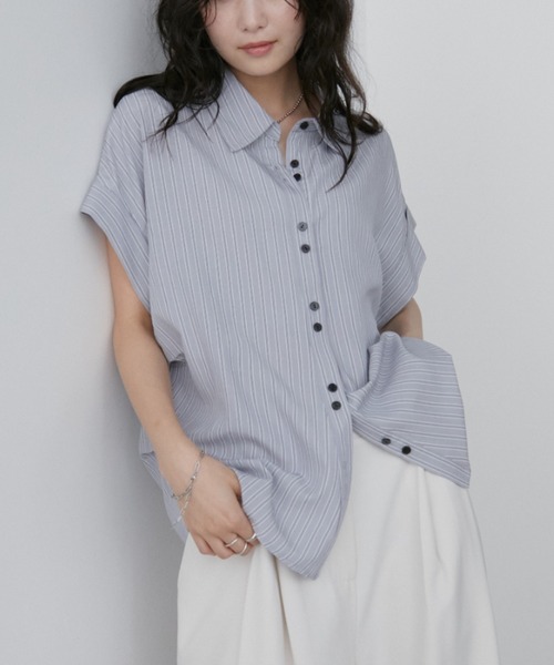 Aunt Marie's(アントマリーズ)の「サイドタックミニマルシャツ(シャツ/ブラウス・レディース・ブラウン/ブラック/ベージュ/グレー/ホワイト/ブルー・FREE)」の15枚目の写真