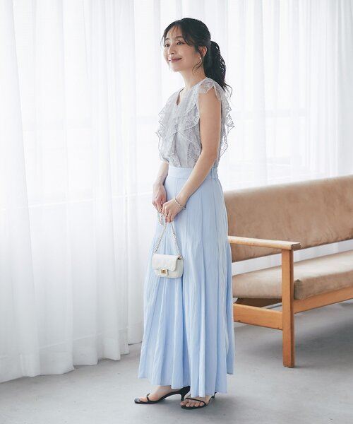La boutique BonBon(ラブティックボンボン)の「【涼しく夏映え・オフィスでもデートでも】レースラッフルフレアブラウス(シャツ/ブラウス・レディース・ホワイト/ライトグレー・FREE)」の8枚目の写真