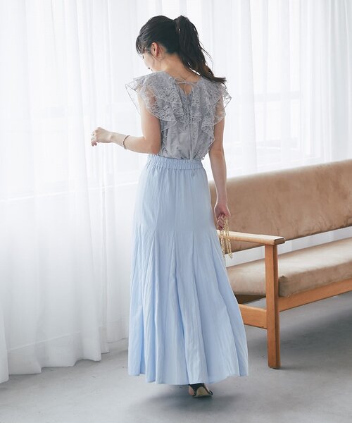 La boutique BonBon(ラブティックボンボン)の「【涼しく夏映え・オフィスでもデートでも】レースラッフルフレアブラウス(シャツ/ブラウス・レディース・ホワイト/ライトグレー・FREE)」の9枚目の写真