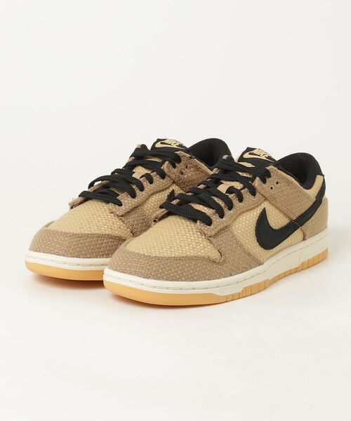 NIKE(ナイキ)の「DUNK LOW RETRO SE(スニーカー・メンズ・ベージュ・26.5cm/26.0cm/27.5cm/27.0cm)」の1枚目の写真