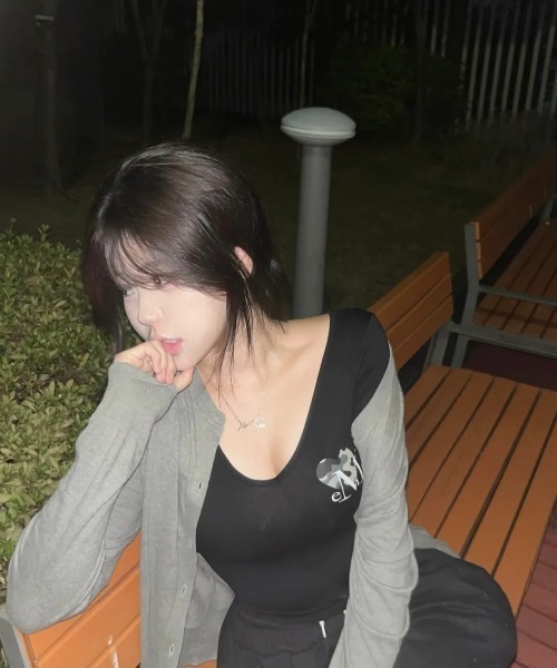 MUCENT(ムセント)の「◇MUCENT◇ブランド直輸入正規品/VAINT HEART CAMO VネックハーフT VAINT HEART CAMO V-NECK HALF T(Tシャツ/カットソー・レディース・チャコール/ホワイト/ブラック・FREE)」の19枚目の写真