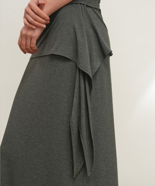GENERAL IDEA(ジェネラルアイデア)の「【GENERAL IDEA】イージーバンディング マキシスカート / EASY BANDING MAXI SKIRT(スカート・レディース・チャコール/ブラック・L/M/S)」の4枚目の写真