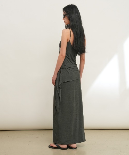 GENERAL IDEA(ジェネラルアイデア)の「【GENERAL IDEA】イージーバンディング マキシスカート / EASY BANDING MAXI SKIRT(スカート・レディース・チャコール/ブラック・L/M/S)」の6枚目の写真