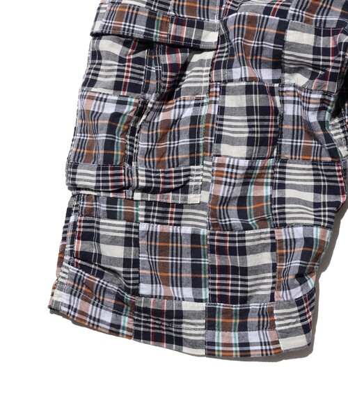 BEAMS PLUS（ビームスプラス）の「Beach 6 Pocket Shorts Patchwork Madras（その他パンツ・メンズ・ネイビー・X-LARGE/LARGE/MEDIUM/SMALL）」の5枚目の写真