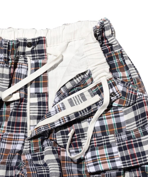 BEAMS PLUS（ビームスプラス）の「Beach 6 Pocket Shorts Patchwork Madras（その他パンツ・メンズ・ネイビー・X-LARGE/LARGE/MEDIUM/SMALL）」の7枚目の写真