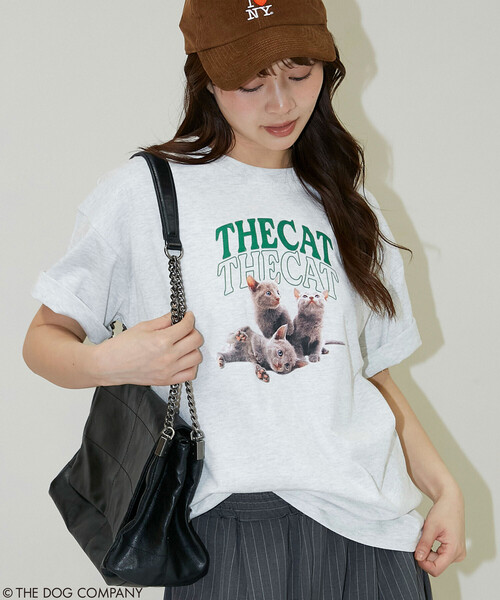 PUBLUX(パブリュクス)の「PUBLUX/パブリュクス THE DOG / THE CAT カレッジ風 Tシャツ 限定展開(Tシャツ/カットソー・レディース・ネイビー/ライトグレー/チャコールグレー/オフホワイト・フリ-)」の4枚目の写真