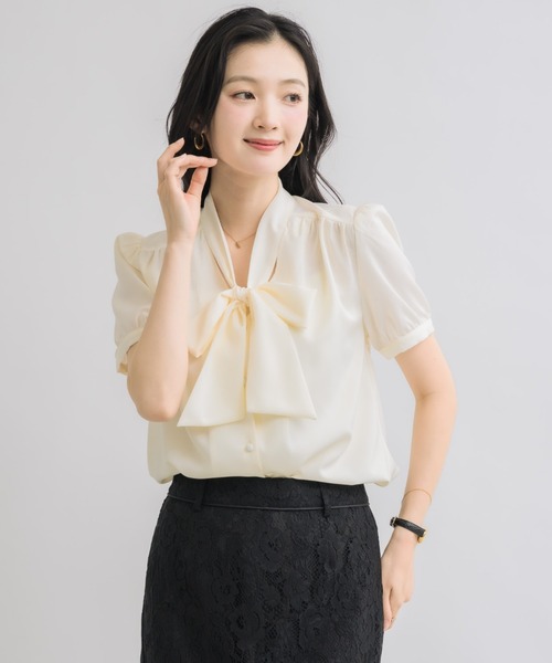 NEUNA(ヌナ)の「【大人気ブラウスから待望の半袖ver登場!】フロントタイハーフスリーブブラウス(シャツ/ブラウス・レディース・アイボリー/ブラック/その他・FREE)」の22枚目の写真