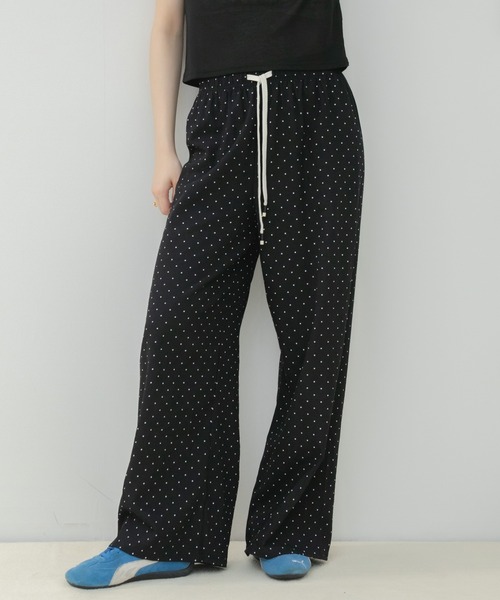 HEILIS(ヘイリス)の「ドット柄ワイドパンツ / ドットパンツ ワイドパンツ イージーパンツ リラックスパンツ 柄パンツ 総柄パンツ ウエストゴム ロングパンツ ワイドシルエット カジュアルパンツ 旅行コーデ 春服 夏服 韓国ファッション モノトーン(その他パンツ・レディース・ブラック/ホワイト・FREE)」の9枚目の写真