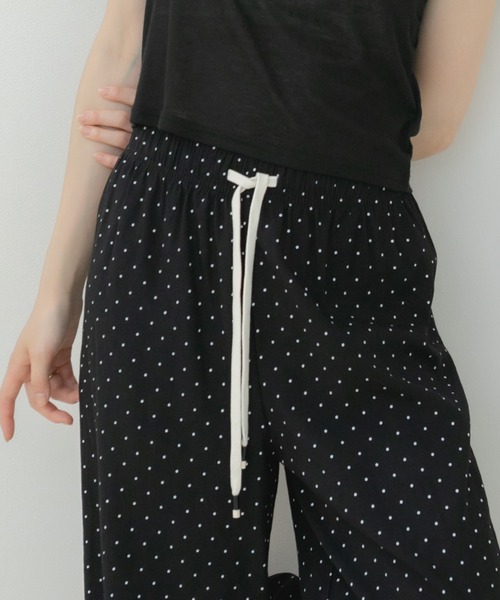 HEILIS(ヘイリス)の「ドット柄ワイドパンツ / ドットパンツ ワイドパンツ イージーパンツ リラックスパンツ 柄パンツ 総柄パンツ ウエストゴム ロングパンツ ワイドシルエット カジュアルパンツ 旅行コーデ 春服 夏服 韓国ファッション モノトーン(その他パンツ・レディース・ブラック/ホワイト・FREE)」の21枚目の写真