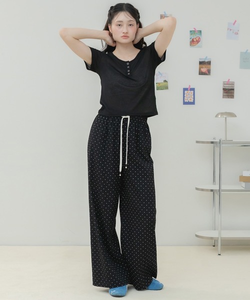 HEILIS(ヘイリス)の「ドット柄ワイドパンツ / ドットパンツ ワイドパンツ イージーパンツ リラックスパンツ 柄パンツ 総柄パンツ ウエストゴム ロングパンツ ワイドシルエット カジュアルパンツ 旅行コーデ 春服 夏服 韓国ファッション モノトーン(その他パンツ・レディース・ブラック/ホワイト・FREE)」の22枚目の写真
