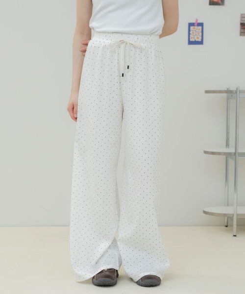 HEILIS(ヘイリス)の「ドット柄ワイドパンツ / ドットパンツ ワイドパンツ イージーパンツ リラックスパンツ 柄パンツ 総柄パンツ ウエストゴム ロングパンツ ワイドシルエット カジュアルパンツ 旅行コーデ 春服 夏服 韓国ファッション モノトーン(その他パンツ・レディース・ブラック/ホワイト・FREE)」の14枚目の写真