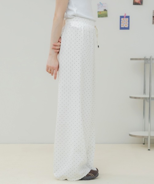 HEILIS(ヘイリス)の「ドット柄ワイドパンツ / ドットパンツ ワイドパンツ イージーパンツ リラックスパンツ 柄パンツ 総柄パンツ ウエストゴム ロングパンツ ワイドシルエット カジュアルパンツ 旅行コーデ 春服 夏服 韓国ファッション モノトーン(その他パンツ・レディース・ブラック/ホワイト・FREE)」の17枚目の写真