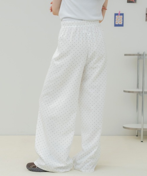 HEILIS(ヘイリス)の「ドット柄ワイドパンツ / ドットパンツ ワイドパンツ イージーパンツ リラックスパンツ 柄パンツ 総柄パンツ ウエストゴム ロングパンツ ワイドシルエット カジュアルパンツ 旅行コーデ 春服 夏服 韓国ファッション モノトーン(その他パンツ・レディース・ブラック/ホワイト・FREE)」の3枚目の写真
